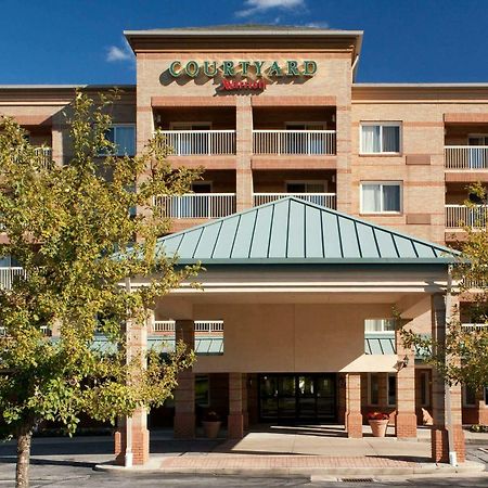 Courtyard Cleveland Independence Hotel Exterior foto