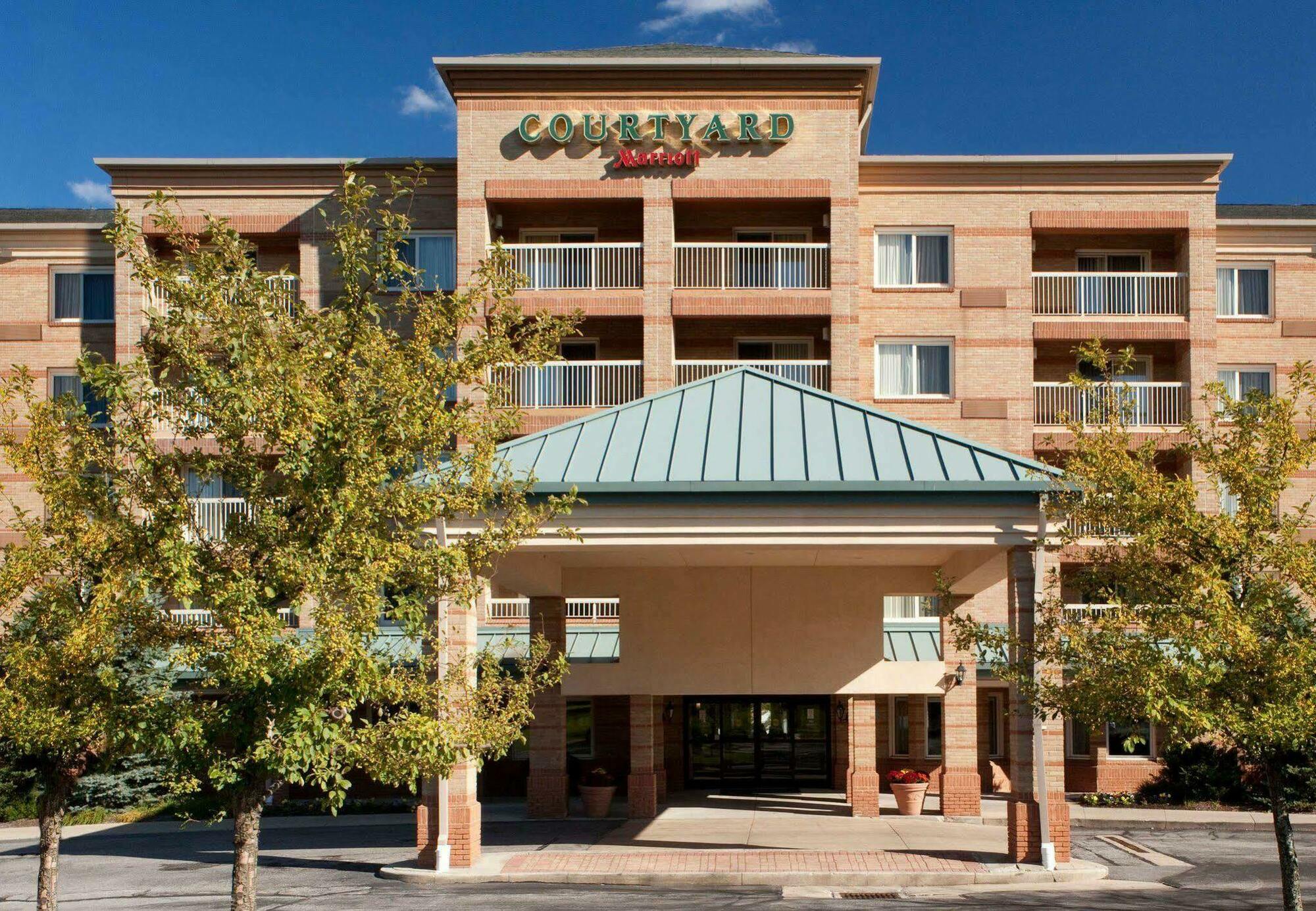 Courtyard Cleveland Independence Hotel Exterior foto